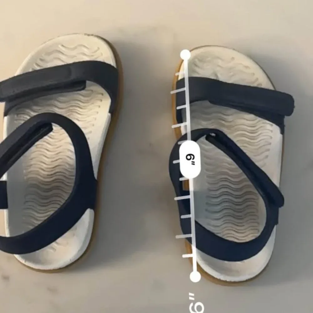 Native Toddler Sandals, Size 7.5-8 - Picture 4 of 5